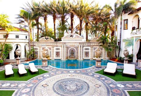 maison de versace miami|who owns Versace mansion.